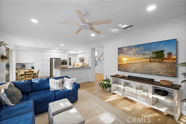 Detail Gallery Image 4 of 34 For 19361 Jasper Hill, Lake Forest,  CA 92679 - 4 Beds | 3 Baths