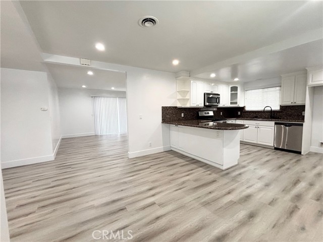 Detail Gallery Image 8 of 20 For 133 S Lone Hill Ave, Glendora,  CA 91741 - 3 Beds | 2 Baths