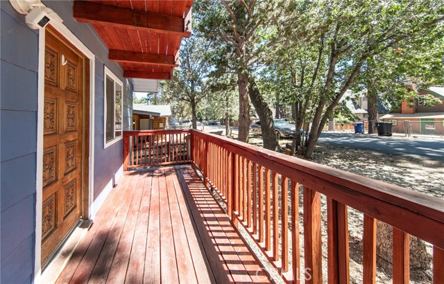 Detail Gallery Image 4 of 24 For 444 Sunset Ln, Sugarloaf,  CA 92386 - 4 Beds | 2 Baths