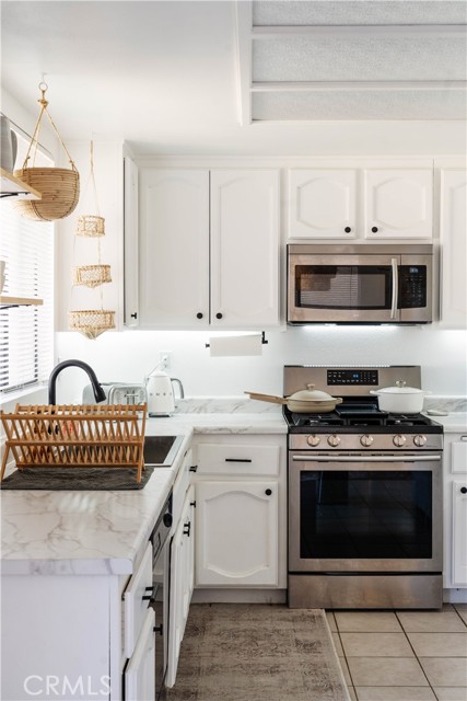 10864 Pepper Way, Loma Linda CA: https://media.crmls.org/medias/38d847f1-daaf-4839-8c11-896fe4b0986d.jpg