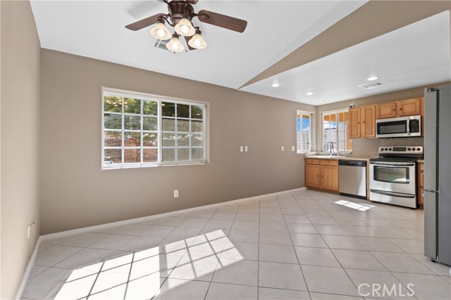 Detail Gallery Image 5 of 32 For 8760 Bay Ave, California City,  CA 93505 - 3 Beds | 2 Baths