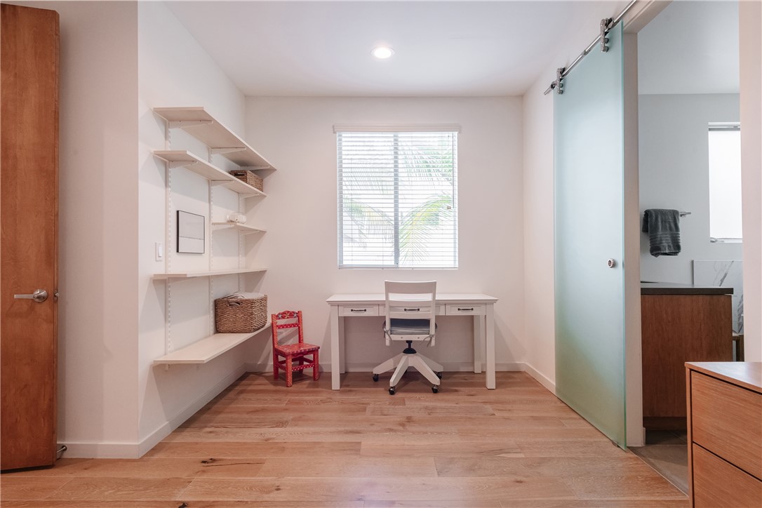 Primary suite sitting area