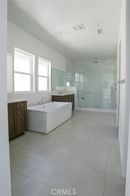 Detail Gallery Image 29 of 65 For 20552 Edgewood Ct, Chatsworth,  CA 91311 - 5 Beds | 5/1 Baths