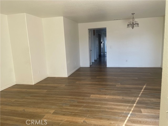 Detail Gallery Image 2 of 10 For 13824 Brynwood St, Victorville,  CA 92392 - 4 Beds | 2 Baths