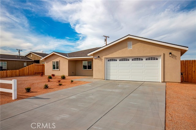Detail Gallery Image 4 of 25 For 8213 Peach Ave, California City,  CA 93505 - 3 Beds | 2 Baths