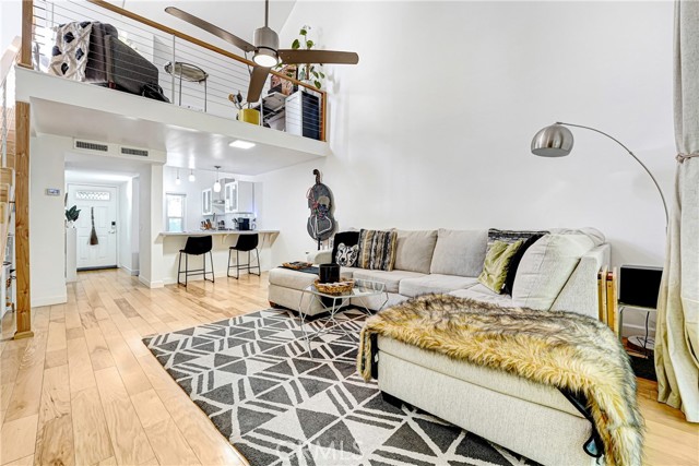 Detail Gallery Image 13 of 21 For 7050 Shoup Ave, Canoga Park,  CA 91303 - 1 Beds | 1 Baths