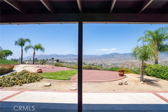 44940 Viejo Drive, Hemet CA: https://media.crmls.org/medias/38da73bd-6f1a-491d-bcc6-afb6f35dcb79.jpg