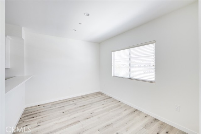 Detail Gallery Image 7 of 14 For 14526 Hartland St #308,  Van Nuys,  CA 91405 - 1 Beds | 1 Baths