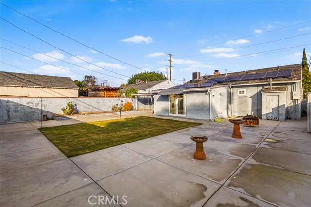 Detail Gallery Image 30 of 34 For 1817 N Hollywood, Burbank,  CA 91505 - 2 Beds | 1 Baths