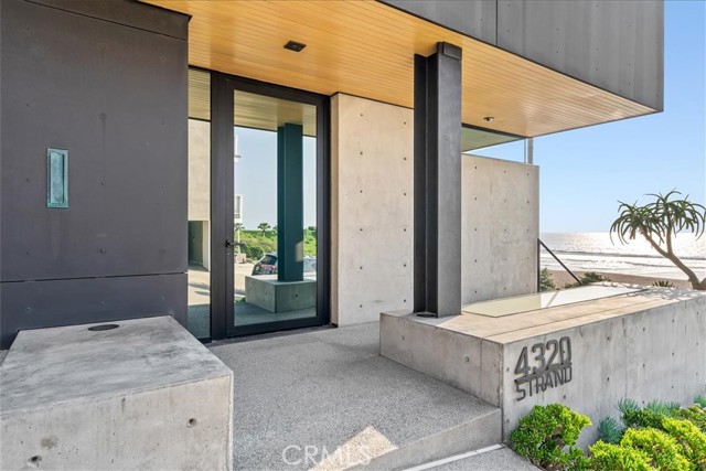 4320 The Strand, Manhattan Beach CA: https://media.crmls.org/medias/38db6682-56c6-4e6a-9589-3661c2b32abb.jpg