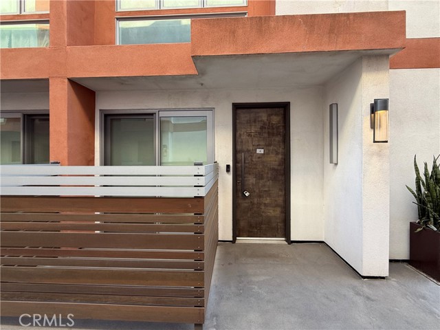 Detail Gallery Image 2 of 37 For 1035 Figueroa Ter #4,  Los Angeles,  CA 90012 - 3 Beds | 2/1 Baths