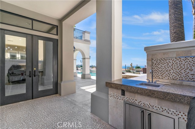 7 Vista Luci, Newport Coast CA: https://media.crmls.org/medias/38dc4cb1-2df8-4755-b8bd-a1faf0a2d45f.jpg