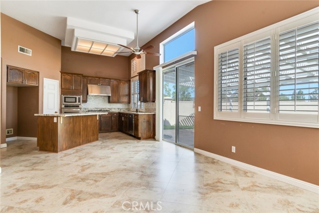 659 N Oxford Court, Orange CA: https://media.crmls.org/medias/38dd15c1-fa29-43b9-b1c6-1041361b398c.jpg