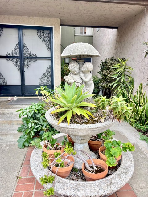 Detail Gallery Image 2 of 36 For 5410 Barrett Cir, Buena Park,  CA 90621 - 3 Beds | 2/1 Baths