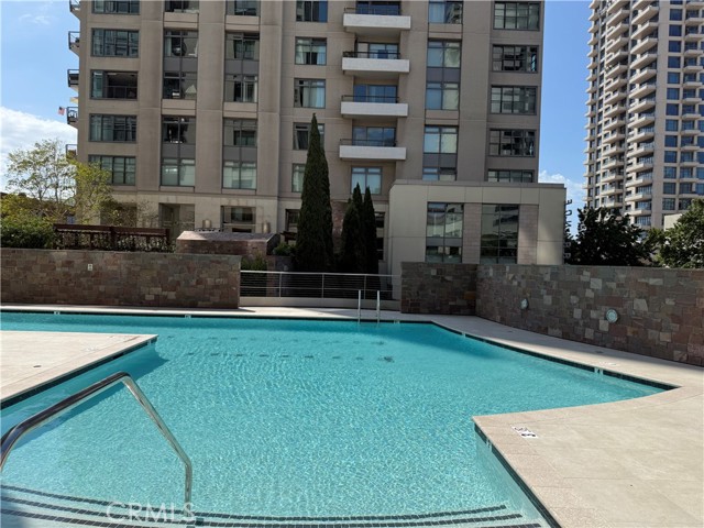645 FRONT Street, San Diego CA: https://media.crmls.org/medias/38de7c03-c1e9-4a01-95fe-3ad5c6403b62.jpg