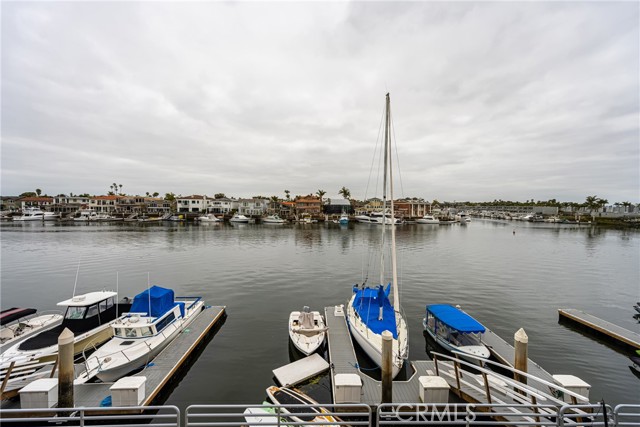 Detail Gallery Image 11 of 42 For 17110 Bluewater Ln, Huntington Beach,  CA 92649 - 1 Beds | 1/1 Baths