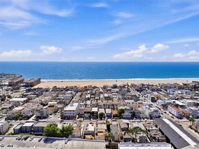 Only a few blocks to the beach, restaurants, and more!