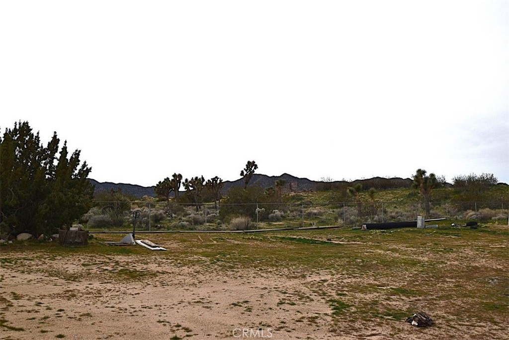 https://media.crmls.org/medias/38e173a2-4c2c-4406-bb1b-581f09aa3d45.jpg?preset=X-Large