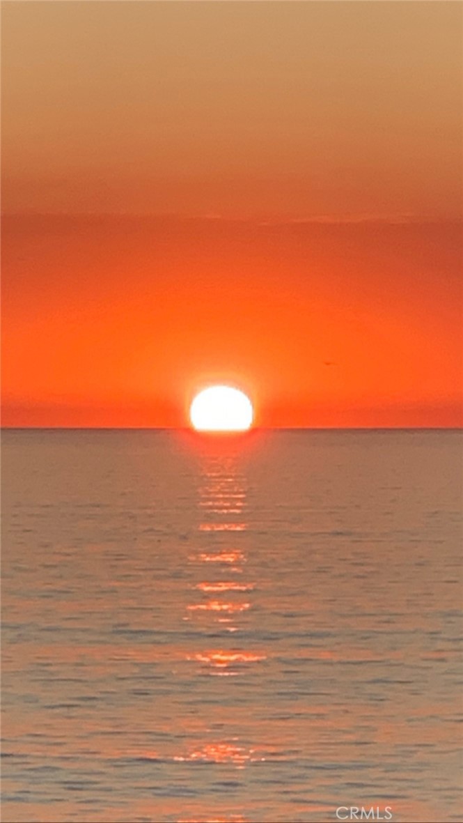 https://media.crmls.org/medias/38e17765-ebfe-4da9-853f-953f04f4e200.jpg?preset=X-Large