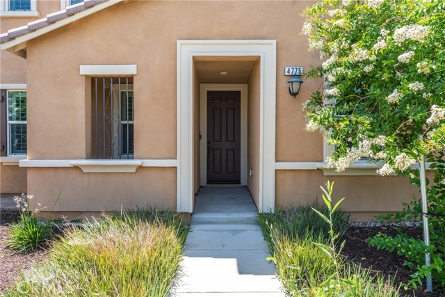 4775 S Bresse Paseo, Ontario CA: https://media.crmls.org/medias/38e17a4d-5e47-4cb2-ac82-229b6fd8d41f.jpg