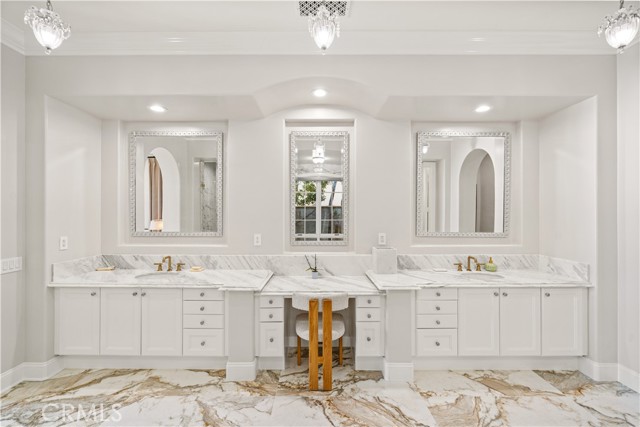 24 Scenic Bluff, Newport Coast CA: https://media.crmls.org/medias/38e20874-4121-42c3-acbb-6a311754520e.jpg