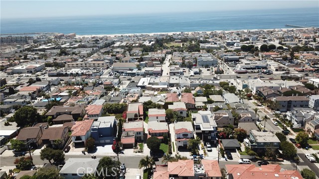 409 Hopkins Avenue, Hermosa Beach, California 90254, ,Residential Income,Sold,Hopkins,SB21092050