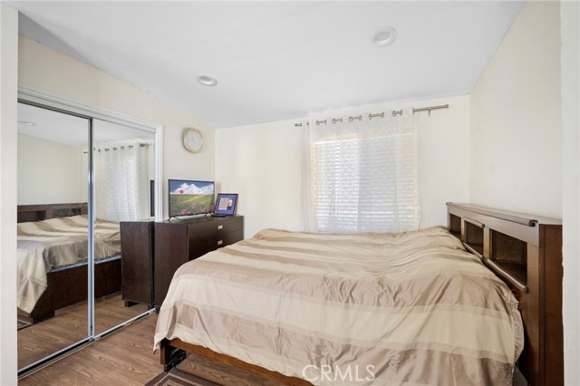 Detail Gallery Image 6 of 12 For 19156 Hart St, Reseda,  CA 91335 - 0 Beds | 1 Baths