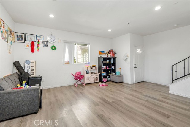 816 W 47th Street, Los Angeles CA: https://media.crmls.org/medias/38e32294-a856-4c59-8fb9-1e6c12d3c83b.jpg