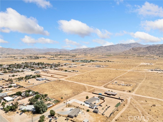 Detail Gallery Image 8 of 45 For 23099 Lucilla Rd, Apple Valley,  CA 92308 - 3 Beds | 2/1 Baths