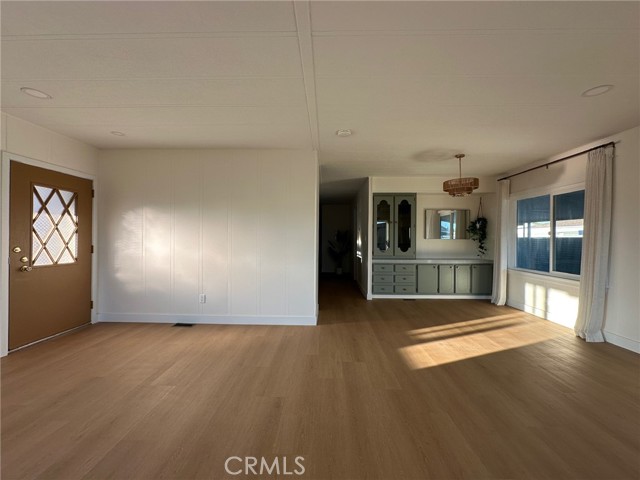 https://media.crmls.org/medias/38e42d96-f27b-4c69-9589-9bab4438732e.jpg