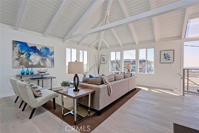 324 Bayview Drive, Hermosa Beach, California 90254, 3 Bedrooms Bedrooms, ,3 BathroomsBathrooms,Residential,Sold,Bayview,SB17236380