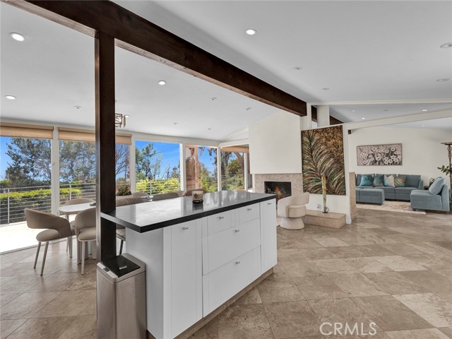 Detail Gallery Image 18 of 39 For 20537 Little Rock Way, Malibu,  CA 90265 - 5 Beds | 3 Baths