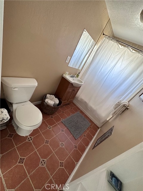 Detail Gallery Image 9 of 13 For 8960 S Samel Rd, Morongo Valley,  CA 92256 - 2 Beds | 1 Baths