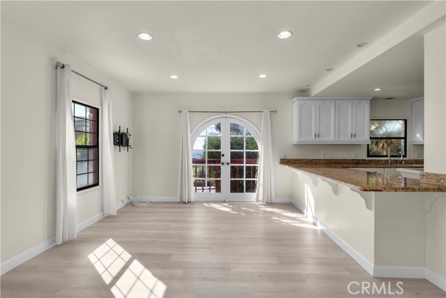 207 16th Street, Hermosa Beach CA: https://media.crmls.org/medias/38e56a78-1c10-45dd-a08b-42bf45bd7263.jpg