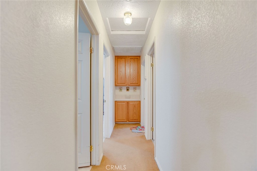 https://media.crmls.org/medias/38e57ee1-ed96-4352-8341-462b72067488.jpg?preset=X-Large