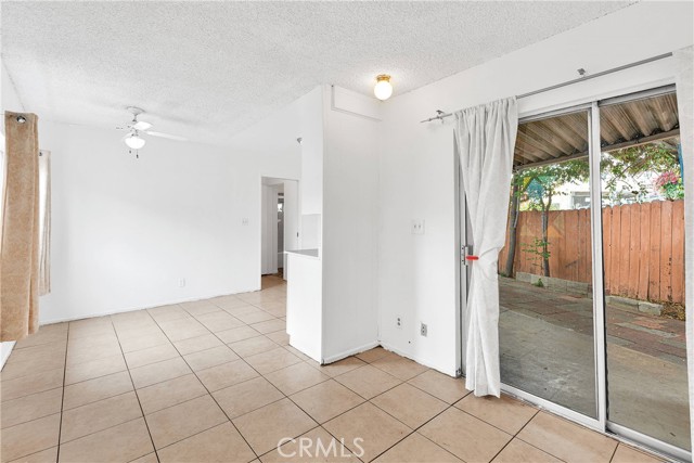 470 E Home Street, Long Beach CA: https://media.crmls.org/medias/38e5c807-5758-42e1-a378-e32ad0fc0e56.jpg