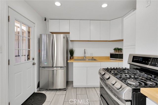 Detail Gallery Image 8 of 14 For 44347 Stanridge Ave, Lancaster,  CA 93535 - 3 Beds | 1 Baths