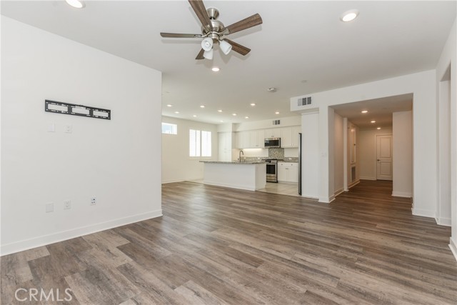 Detail Gallery Image 9 of 38 For 1893 S Union St #120,  Anaheim,  CA 92805 - 3 Beds | 2 Baths