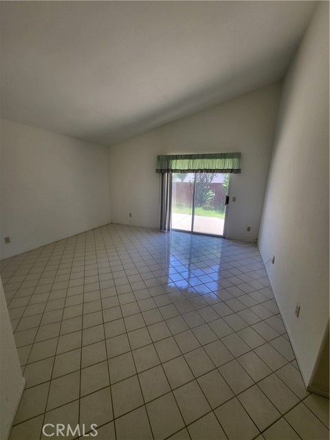 40132 ZAMURA Court, Murrieta CA: https://media.crmls.org/medias/38e6d1f8-61f4-482a-a871-0193f9b7aeb0.jpg