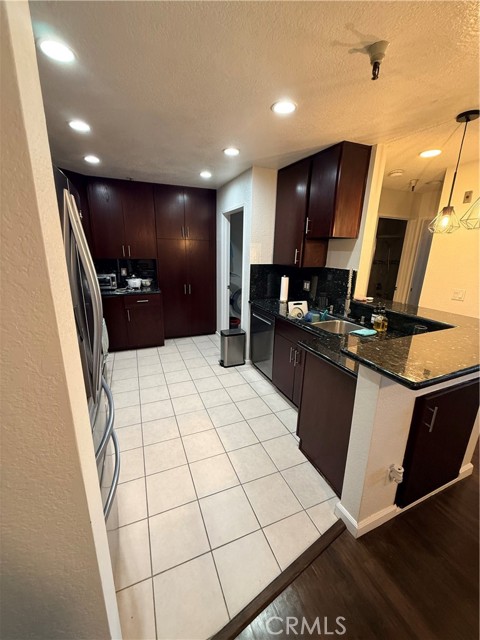 Detail Gallery Image 11 of 41 For 14630 Dickens St #307,  Sherman Oaks,  CA 91403 - 2 Beds | 2 Baths