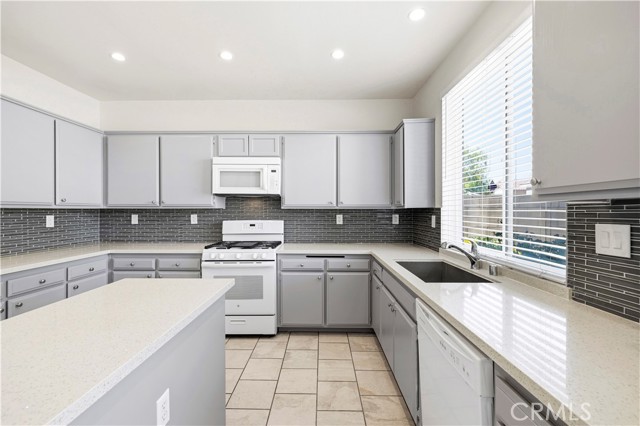 Detail Gallery Image 11 of 60 For 5319 Essex, Palmdale,  CA 93552 - 4 Beds | 3 Baths