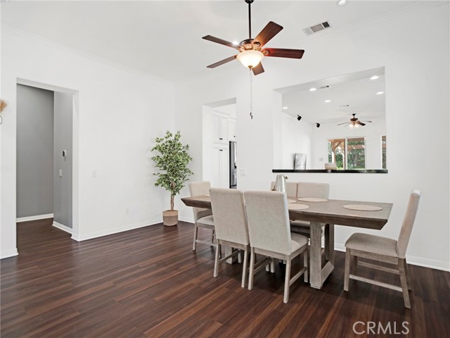 Detail Gallery Image 10 of 42 For 21103 Cross Creek Dr, Saugus,  CA 91350 - 3 Beds | 3 Baths