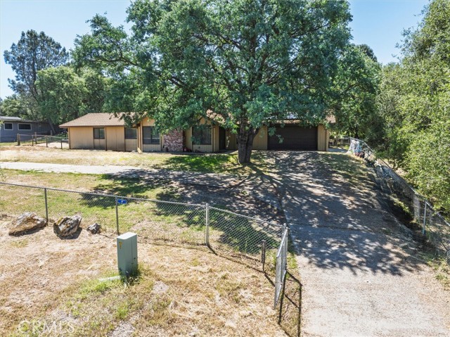 Detail Gallery Image 2 of 37 For 47440 Hopi Ave, Coarsegold,  CA 93614 - 3 Beds | 2 Baths