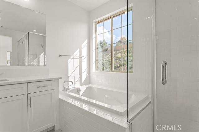 2004 Saguaro Glen, Escondido CA: https://media.crmls.org/medias/38ea1b1b-01cb-4252-aa6d-40106a733942.jpg