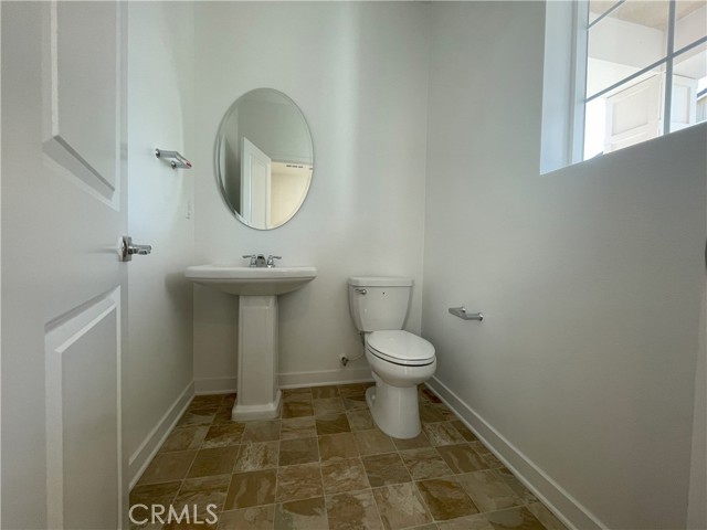 Detail Gallery Image 10 of 21 For 2591 Pheasant Way, Ontario,  CA 91761 - 4 Beds | 2/1 Baths