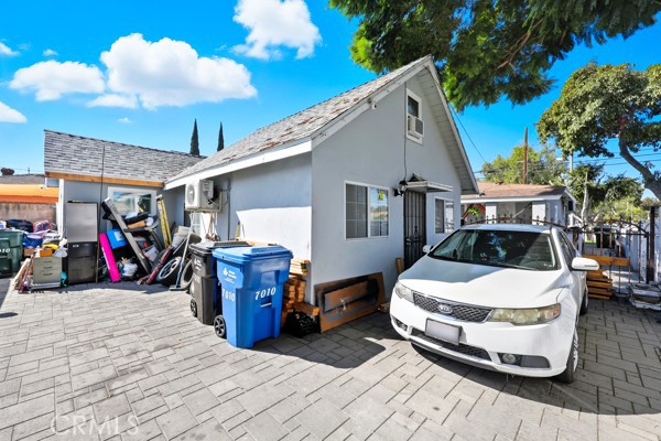 Detail Gallery Image 11 of 22 For 7010 San Vincente, Paramount,  CA 90723 - – Beds | – Baths