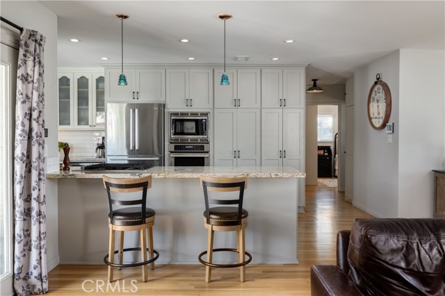Detail Gallery Image 11 of 33 For 2289 Stearnlee Ave, Long Beach,  CA 90815 - 3 Beds | 3 Baths