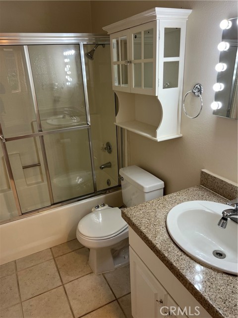 Detail Gallery Image 10 of 20 For 5500 Owensmouth Ave #125,  Woodland Hills,  CA 91367 - 2 Beds | 2 Baths