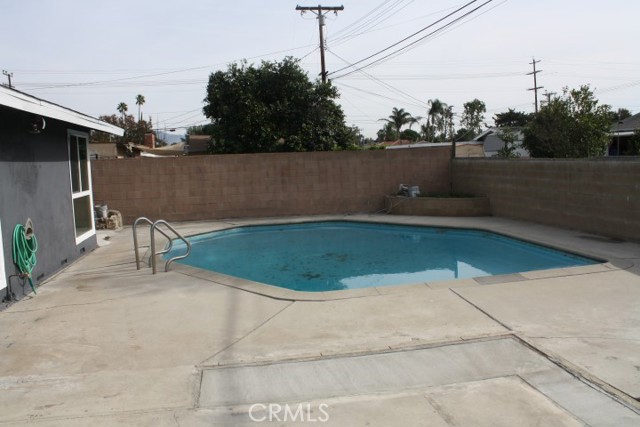 15814 Septo Street, North Hills CA: https://media.crmls.org/medias/38eb3d12-6d29-4b30-bf83-dbeac1ecc708.jpg