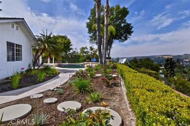 23937 Pentland Street photo 41